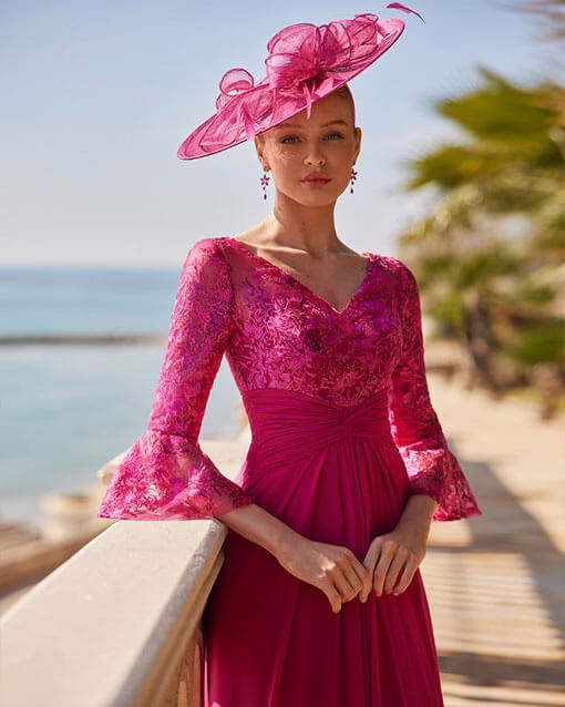 Vestido de fiesta 9G125, de corte A y estilo fluido.