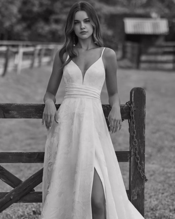 VESTIDO DE NOVIA NITHAN 2026 ALMA NOVIAS