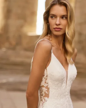 vestido de novia de corte sirena y estilo sexy y elegante.