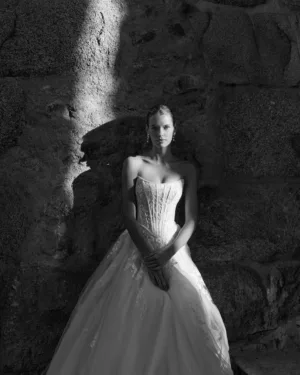 Vestido de novia de corte princesa, de estilo dulce y romántico.