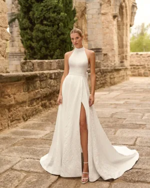 Vestido de novia de estilo clásico y minimalista.