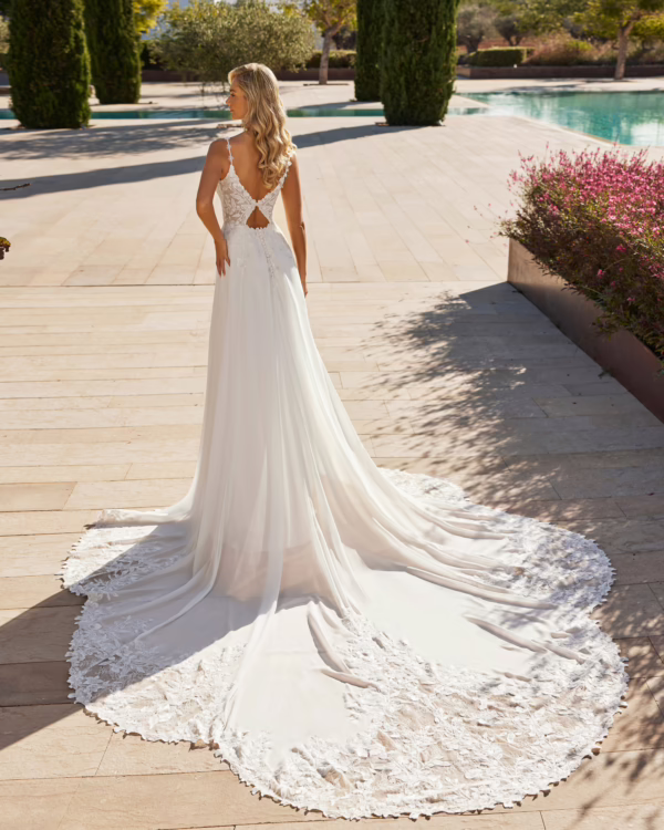 Vestido de Novia de corte evasé y estilo romántico