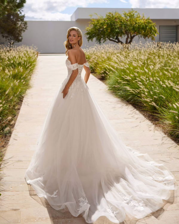 Vestido de Novia de corte princesa y estilo romántico.